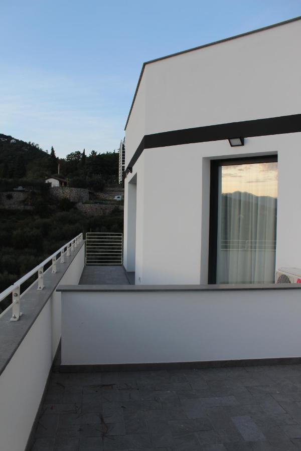 Abelia 4 Apartment Pietra Ligure Bagian luar foto