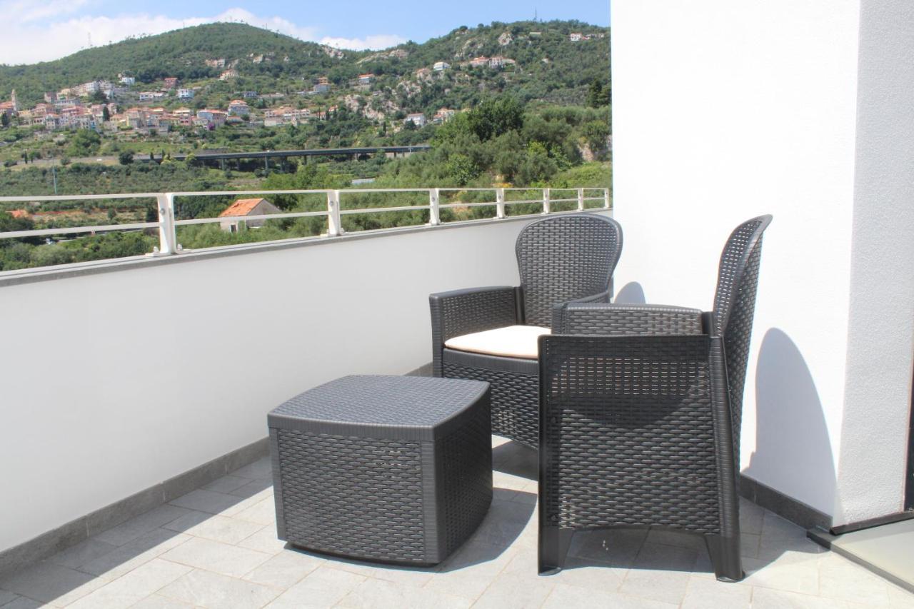 Abelia 4 Apartment Pietra Ligure Bagian luar foto
