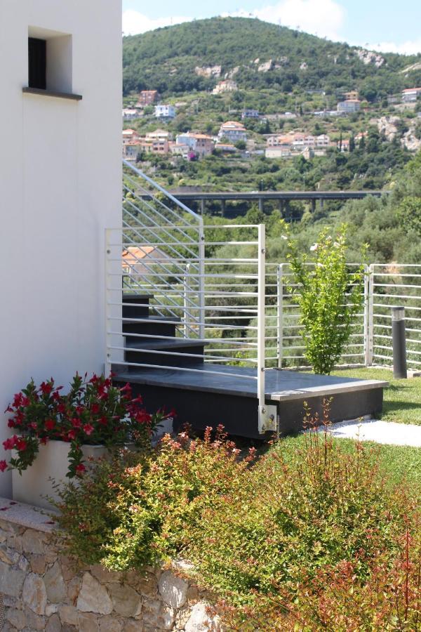 Abelia 4 Apartment Pietra Ligure Bagian luar foto