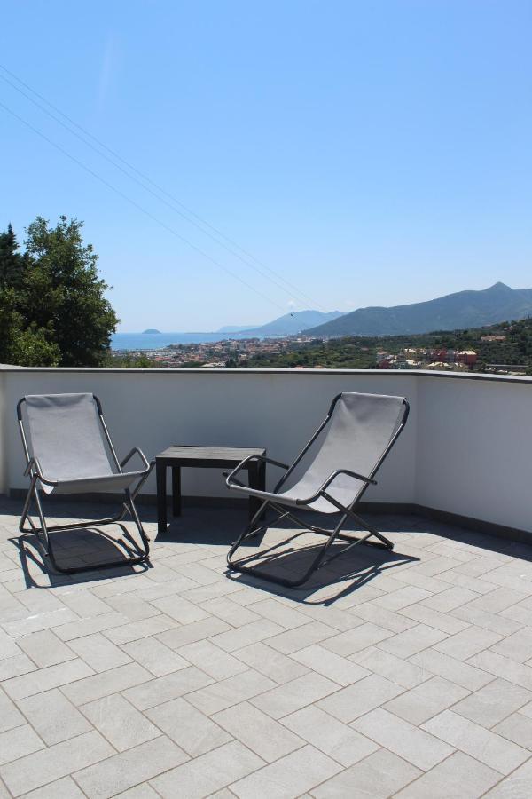 Abelia 4 Apartment Pietra Ligure Bagian luar foto
