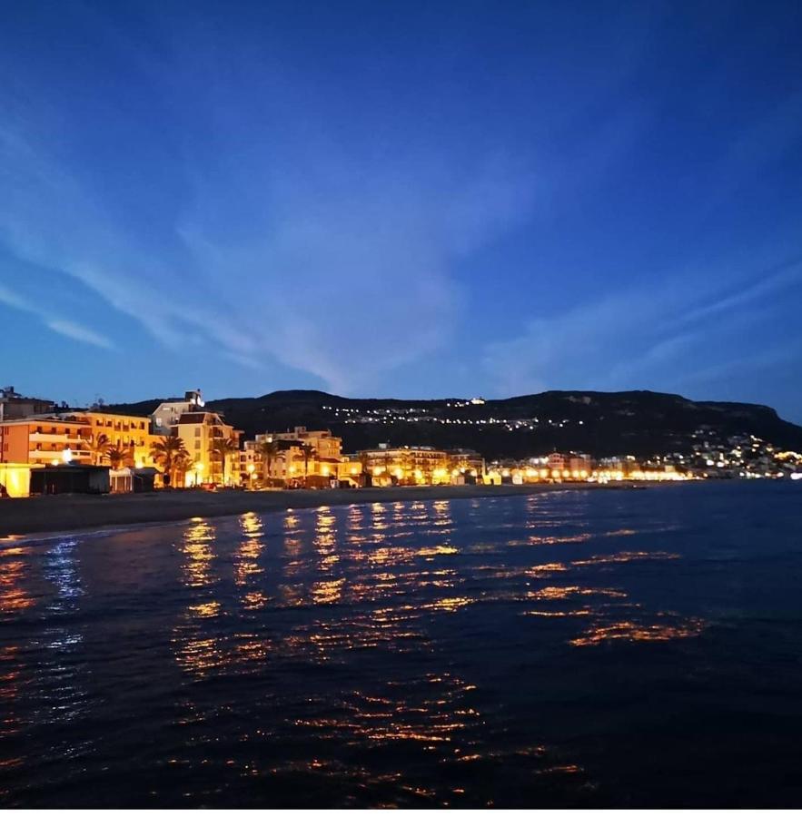 Abelia 4 Apartment Pietra Ligure Bagian luar foto